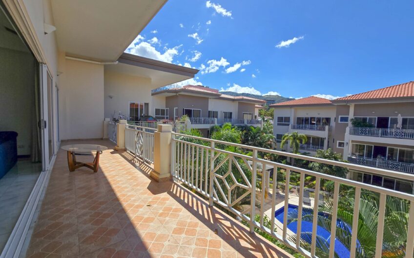 Apartamento amueblado de 3 habit. con terraza en San Rafael Escazú