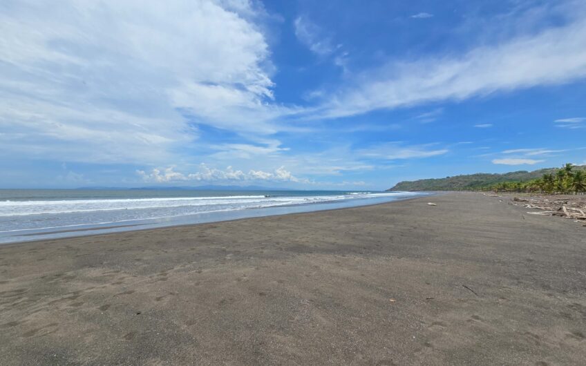 Casa Frente al Mar con Piscina Privada en Playa Tivives | Vista Espectacular + Airbnb Ready