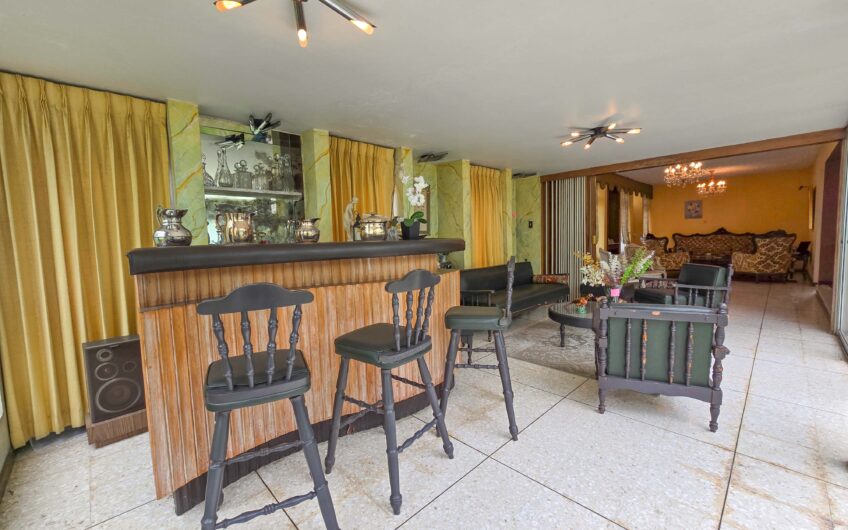 Casa Esquinera en Rohrmoser Nunciatura Ideal para Remodelar o Desarrollo de Apartamentos