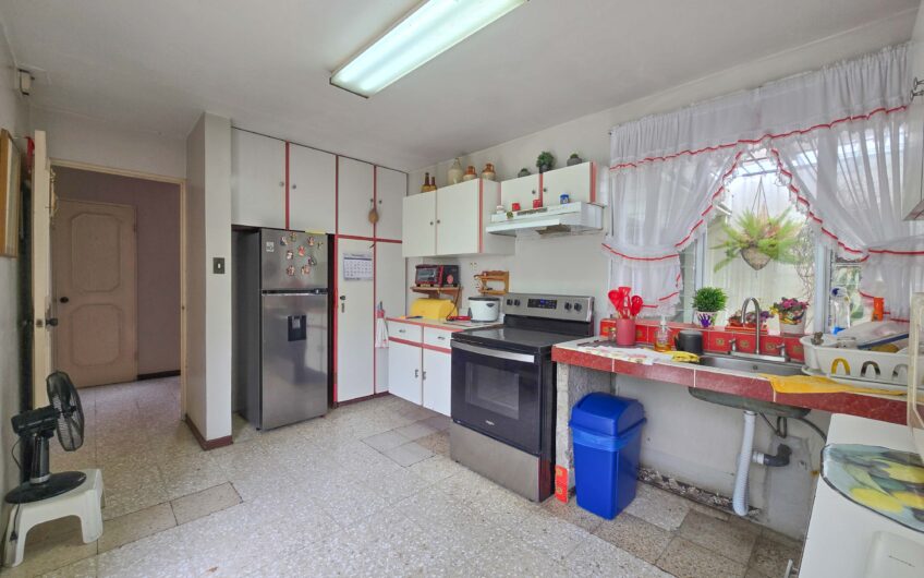 Casa Esquinera en Rohrmoser Nunciatura Ideal para Remodelar o Desarrollo de Apartamentos