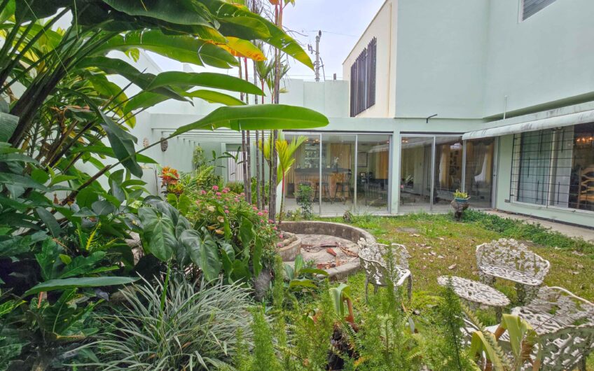 Casa Esquinera en Rohrmoser Nunciatura Ideal para Remodelar o Desarrollo de Apartamentos