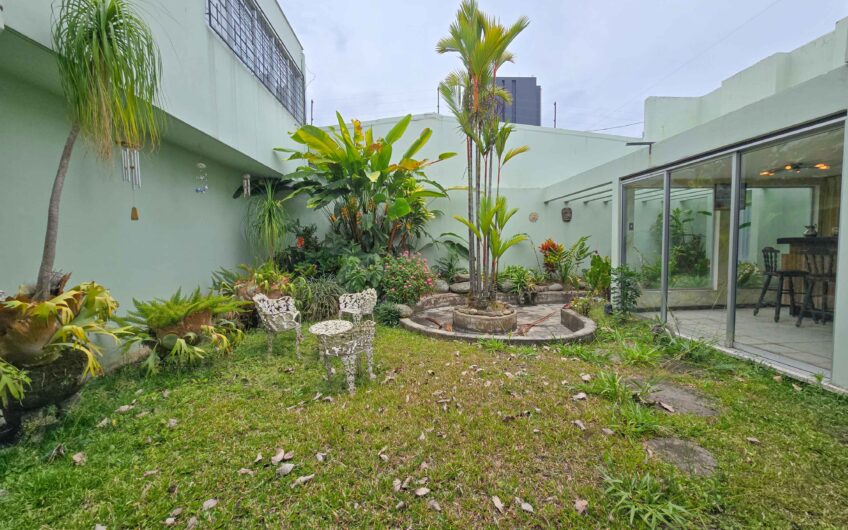 Casa Esquinera en Rohrmoser Nunciatura Ideal para Remodelar o Desarrollo de Apartamentos