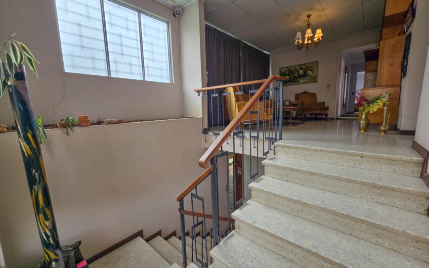 Casa Esquinera en Rohrmoser Nunciatura Ideal para Remodelar o Desarrollo de Apartamentos