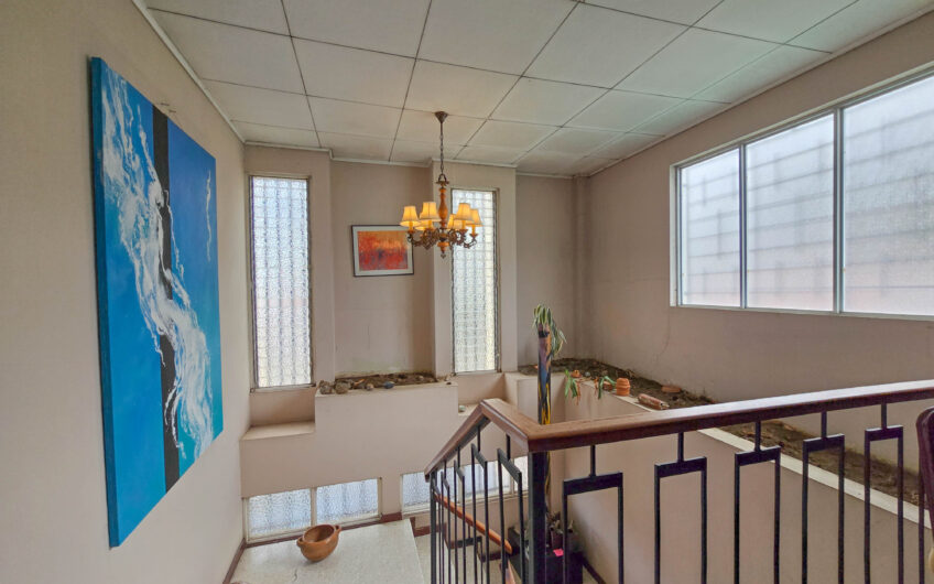 Casa Esquinera en Rohrmoser Nunciatura Ideal para Remodelar o Desarrollo de Apartamentos