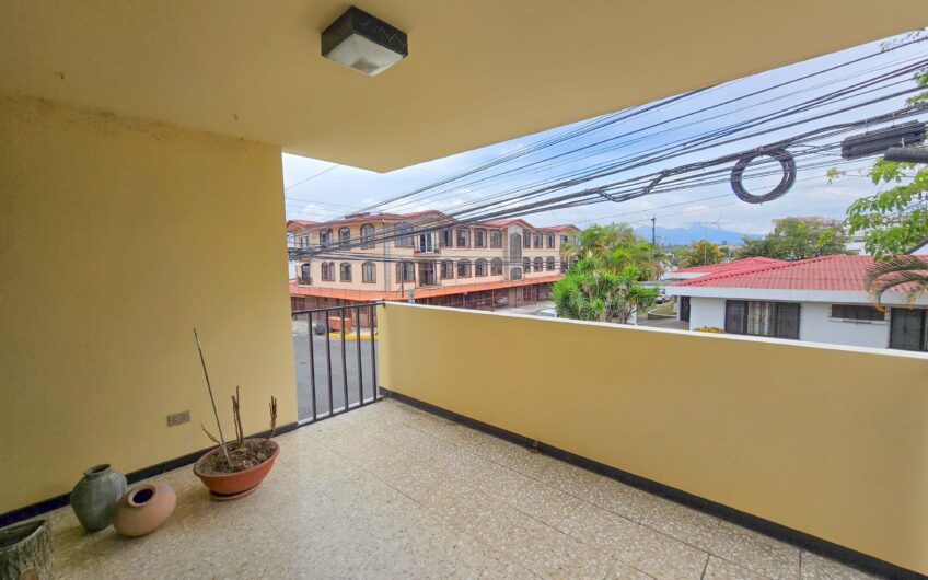 Casa Esquinera en Rohrmoser Nunciatura Ideal para Remodelar o Desarrollo de Apartamentos