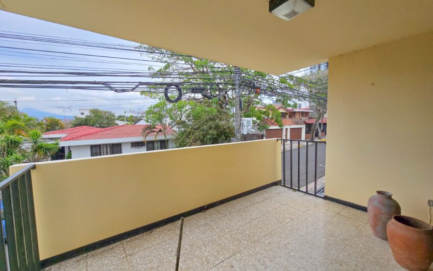 Casa Esquinera en Rohrmoser Nunciatura Ideal para Remodelar o Desarrollo de Apartamentos