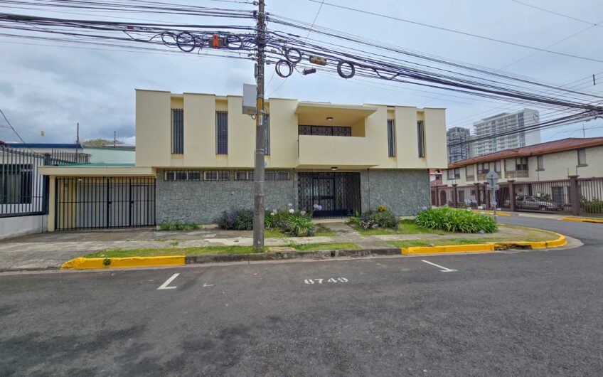 Casa Esquinera en Rohrmoser Nunciatura Ideal para Remodelar o Desarrollo de Apartamentos
