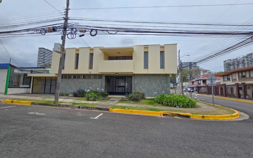 Casa Esquinera en Rohrmoser Nunciatura Ideal para Remodelar o Desarrollo de Apartamentos