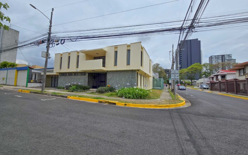 Casa Esquinera en Rohrmoser Nunciatura Ideal para Remodelar o Desarrollo de Apartamentos