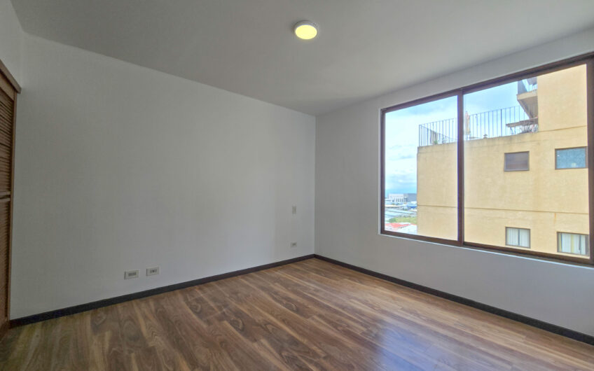 Apartamento en Alquiler con Vista x Ucimed | Condominio Brisas del Oeste, Sabana