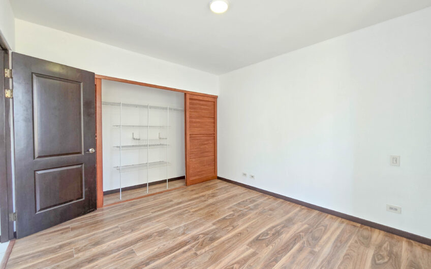 Apartamento en Alquiler con Vista x Ucimed | Condominio Brisas del Oeste, Sabana
