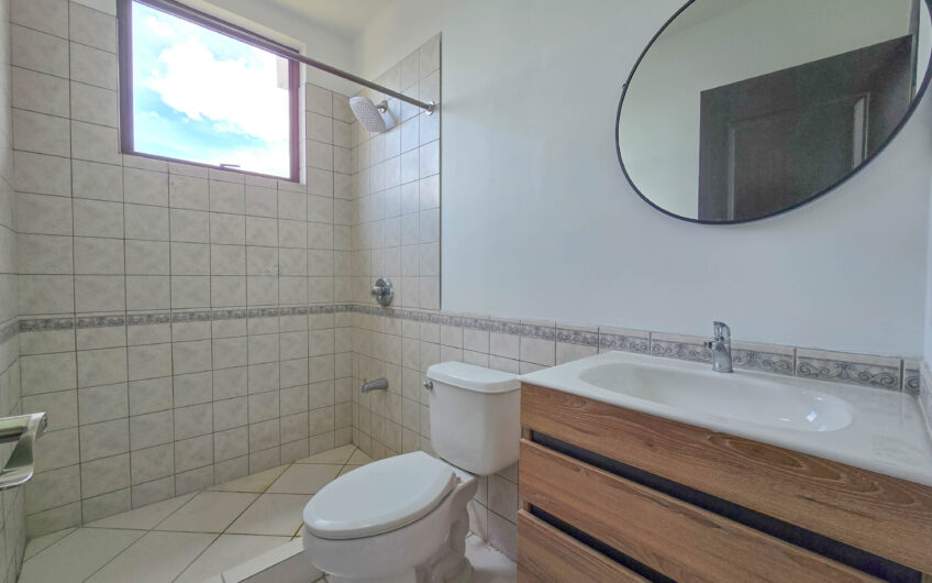 Apartamento en Alquiler con Vista x Ucimed | Condominio Brisas del Oeste, Sabana