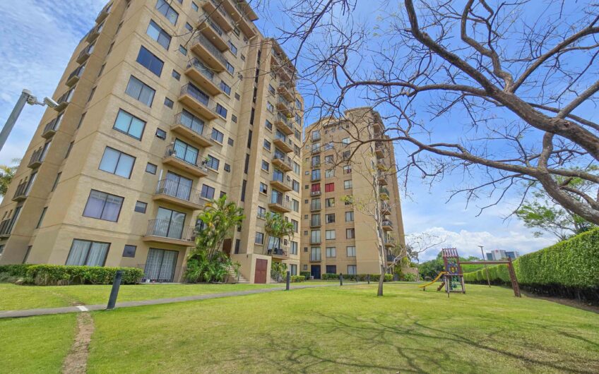 Apartamento en Alquiler con Vista x Ucimed | Condominio Brisas del Oeste, Sabana