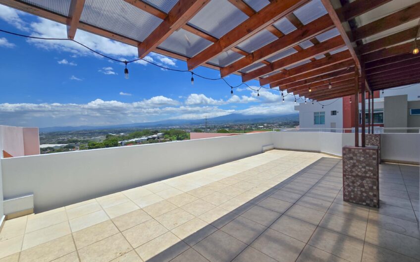 Penthouse de 225 m2 en Guachipelín Escazú con gran terraza y vistas