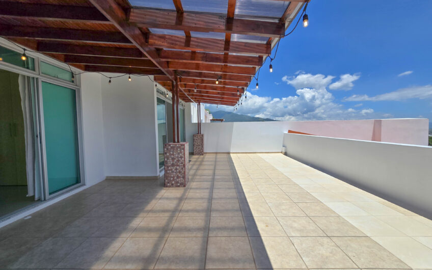 Penthouse de 225 m2 en Guachipelín Escazú con gran terraza y vistas