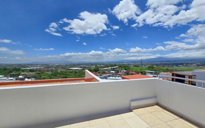 Penthouse de 225 m2 en Guachipelín Escazú con gran terraza y vistas