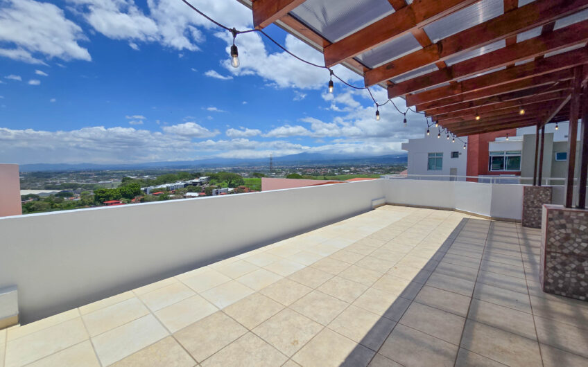 Penthouse de 225 m2 en Guachipelín Escazú con gran terraza y vistas