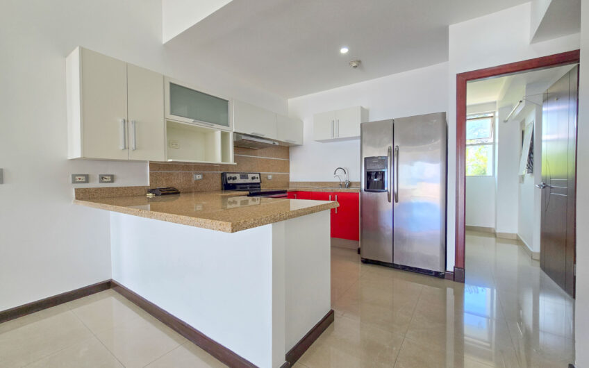 Penthouse de 225 m2 en Guachipelín Escazú con gran terraza y vistas