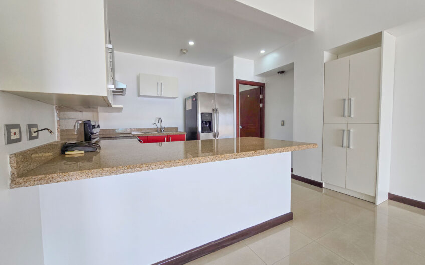 Penthouse de 225 m2 en Guachipelín Escazú con gran terraza y vistas