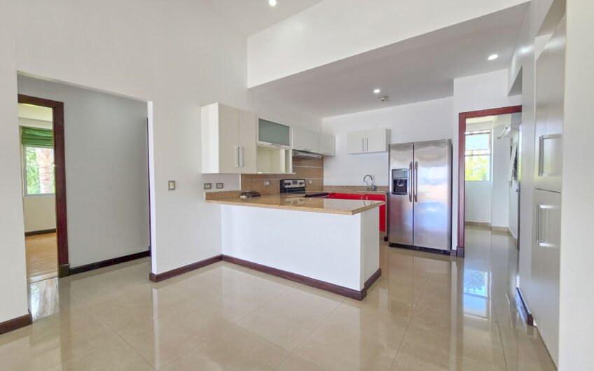 Penthouse de 225 m2 en Guachipelín Escazú con gran terraza y vistas