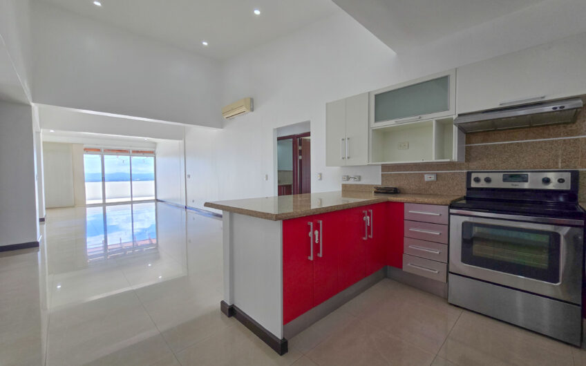 Penthouse de 225 m2 en Guachipelín Escazú con gran terraza y vistas