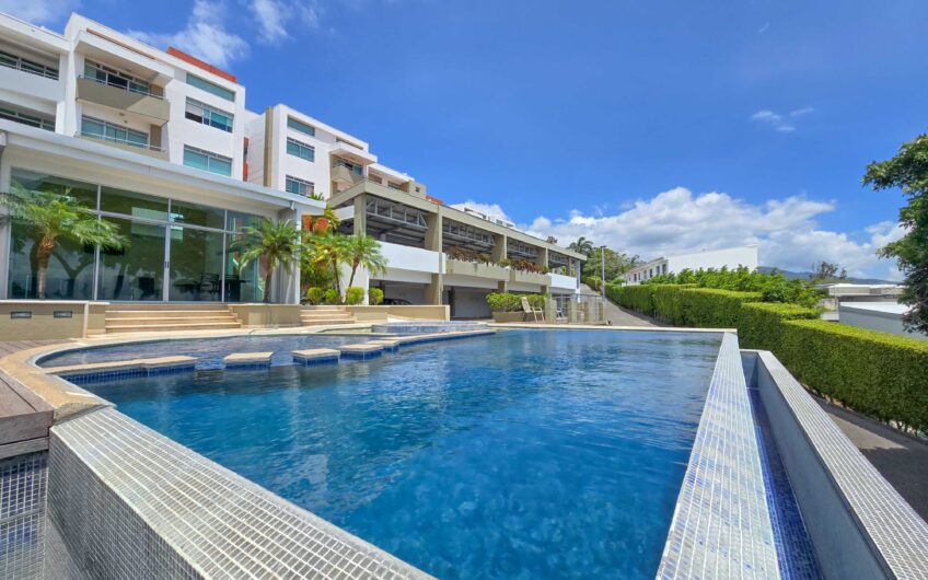 Penthouse de 225 m2 en Guachipelín Escazú con gran terraza y vistas