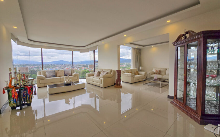 Penthouse de 3 habit. con full vistas en Bello Horizonte Escazú