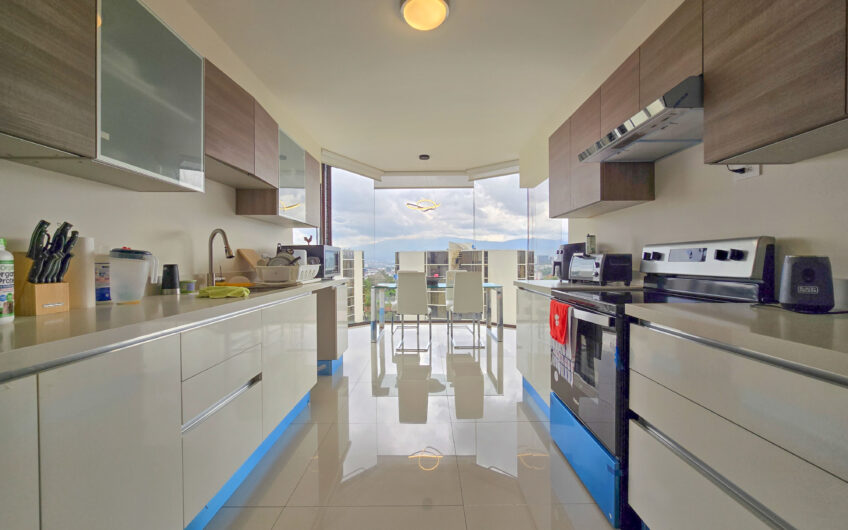 Penthouse de 3 habit. con full vistas en Bello Horizonte Escazú