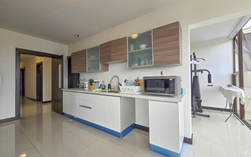Penthouse de 3 habit. con full vistas en Bello Horizonte Escazú