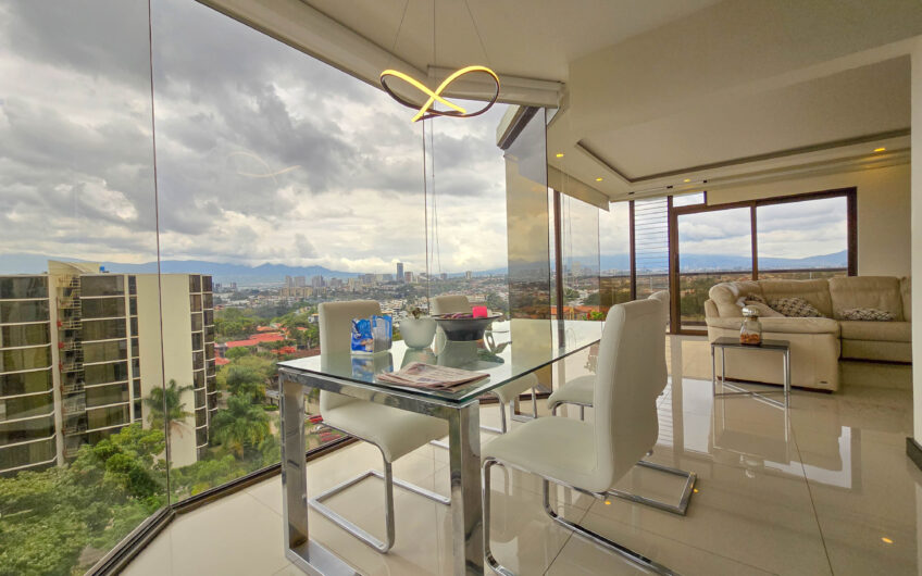 Penthouse de 3 habit. con full vistas en Bello Horizonte Escazú