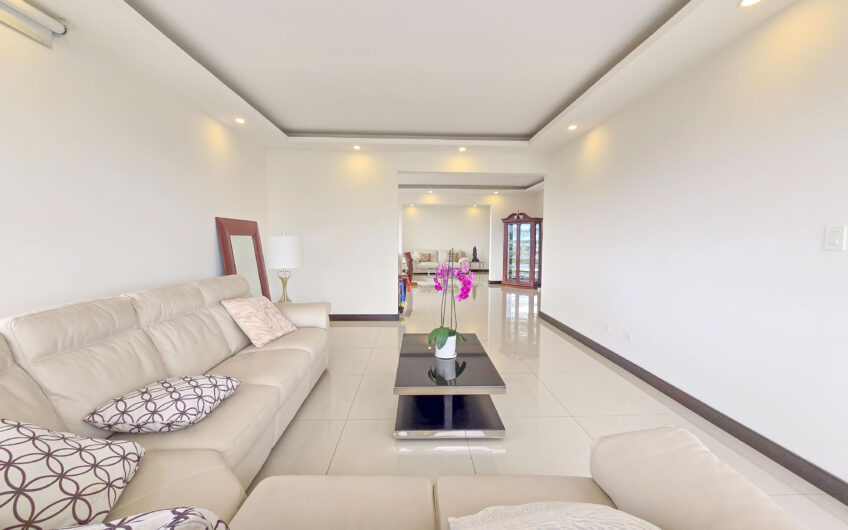 Penthouse de 3 habit. con full vistas en Bello Horizonte Escazú