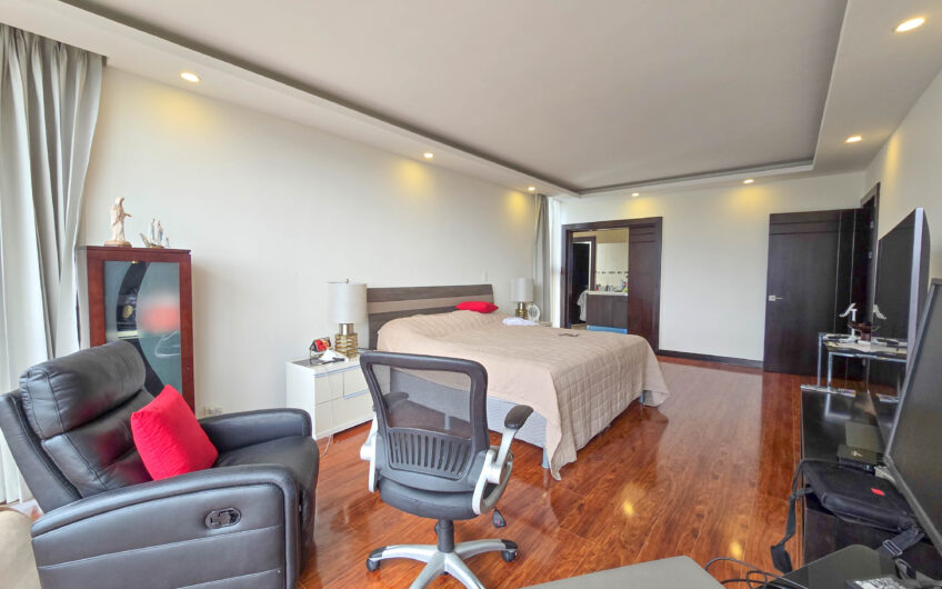 Penthouse de 3 habit. con full vistas en Bello Horizonte Escazú