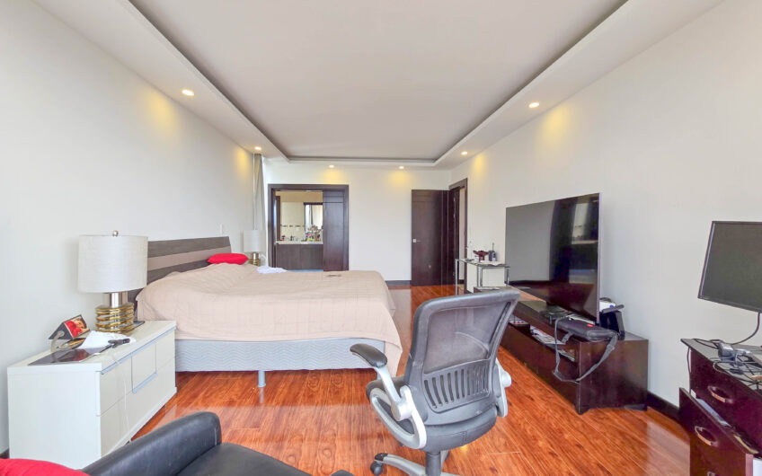 Penthouse de 3 habit. con full vistas en Bello Horizonte Escazú