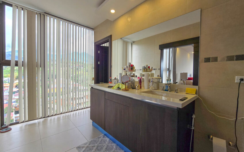 Penthouse de 3 habit. con full vistas en Bello Horizonte Escazú