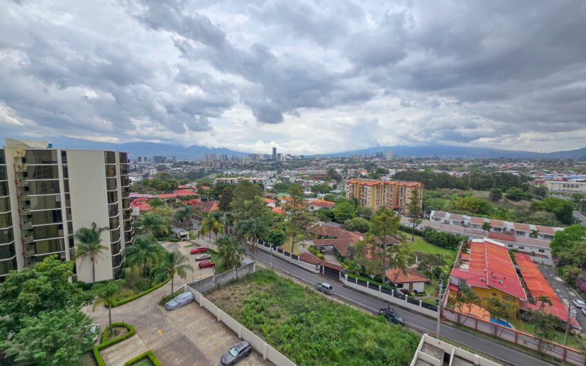 Penthouse de 3 habit. con full vistas en Bello Horizonte Escazú