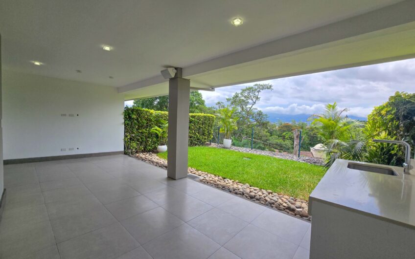 Jaboncillos Escazú! Condo con vista / jardín y línea blanca