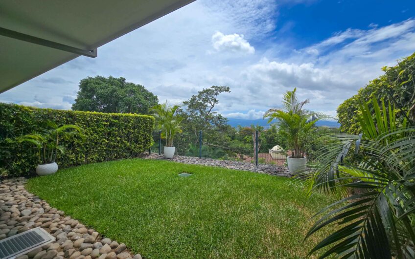Jaboncillos Escazú! Condo con vista / jardín y línea blanca