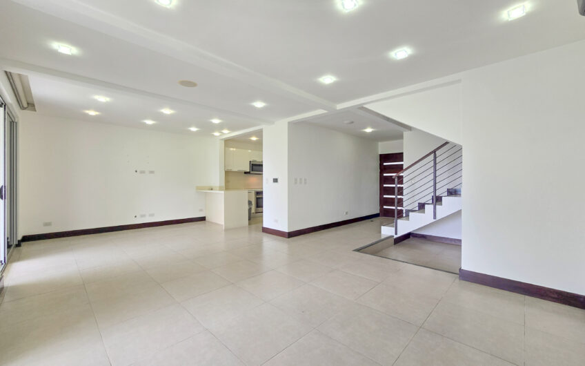 Jaboncillos Escazú! Condo con vista / jardín y línea blanca