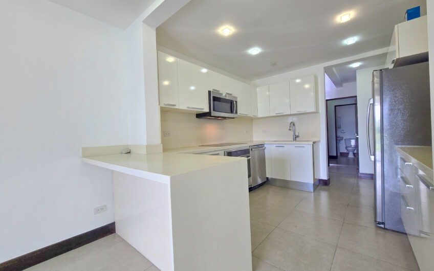 Jaboncillos Escazú! Condo con vista / jardín y línea blanca