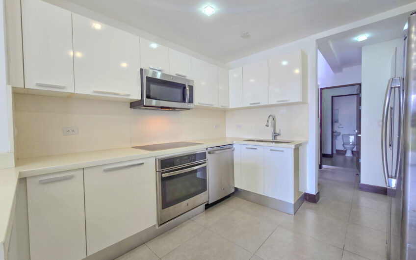 Jaboncillos Escazú! Condo con vista / jardín y línea blanca