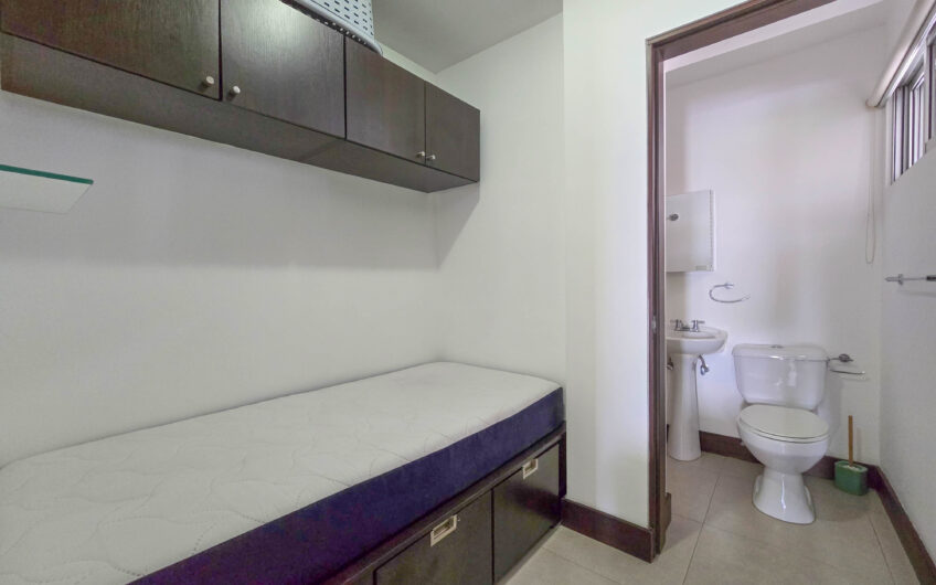 Jaboncillos Escazú! Condo con vista / jardín y línea blanca
