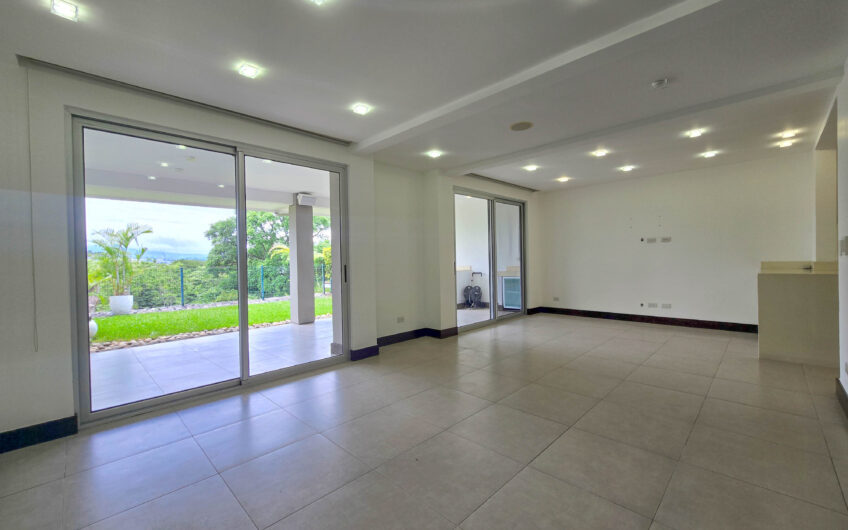 Jaboncillos Escazú! Condo con vista / jardín y línea blanca