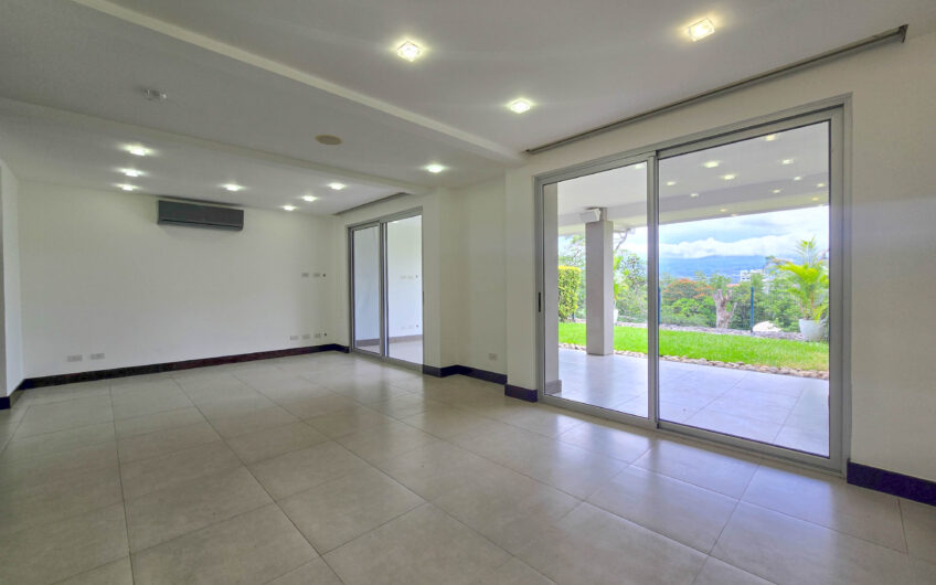 Jaboncillos Escazú! Condo con vista / jardín y línea blanca
