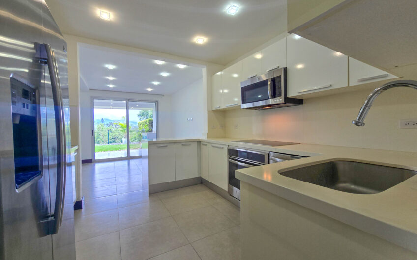 Jaboncillos Escazú! Condo con vista / jardín y línea blanca