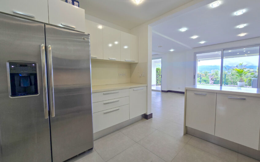 Jaboncillos Escazú! Condo con vista / jardín y línea blanca