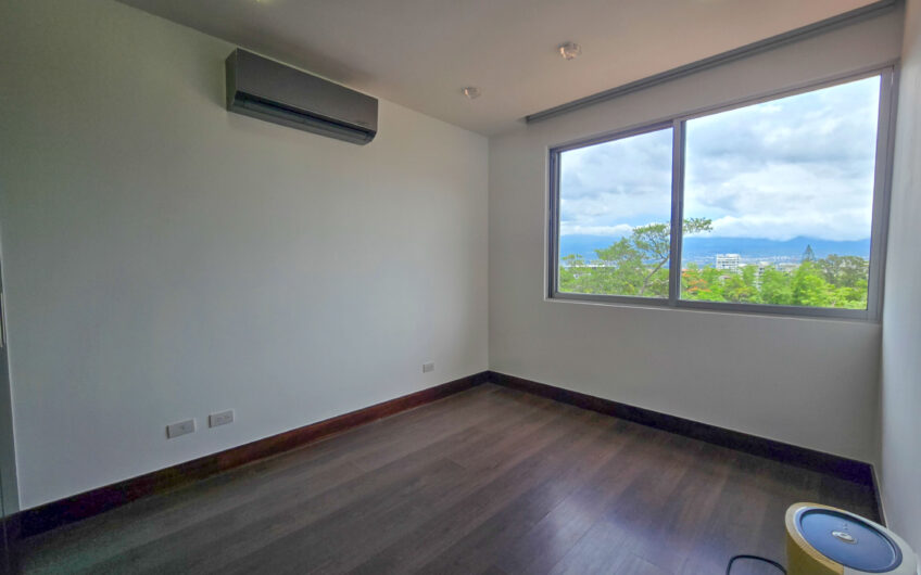 Jaboncillos Escazú! Condo con vista / jardín y línea blanca