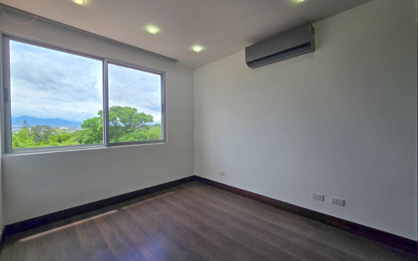 Jaboncillos Escazú! Condo con vista / jardín y línea blanca