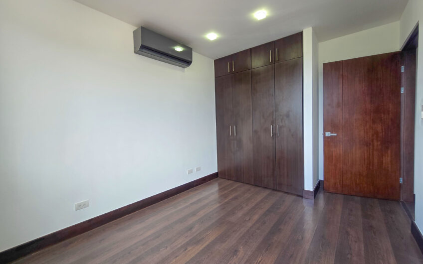 Jaboncillos Escazú! Condo con vista / jardín y línea blanca