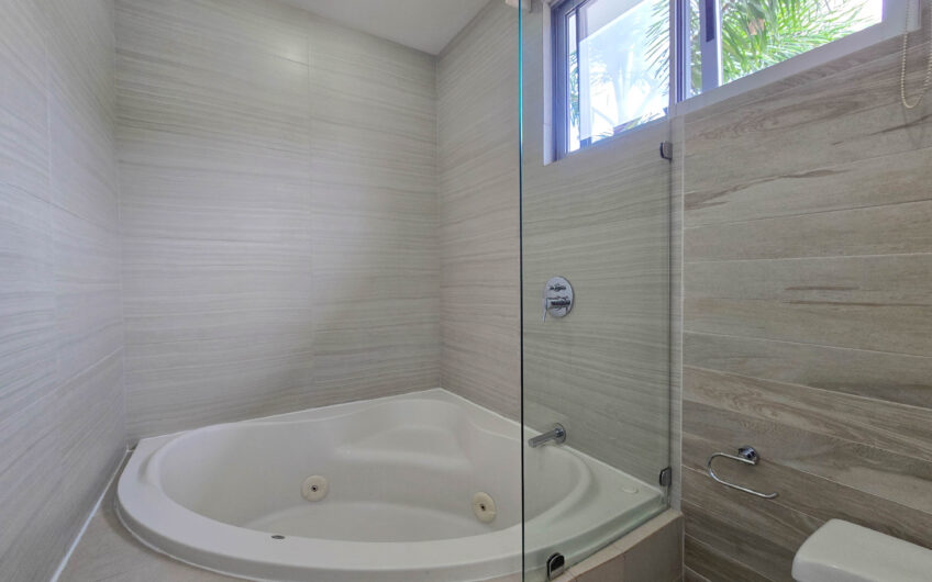 Jaboncillos Escazú! Condo con vista / jardín y línea blanca
