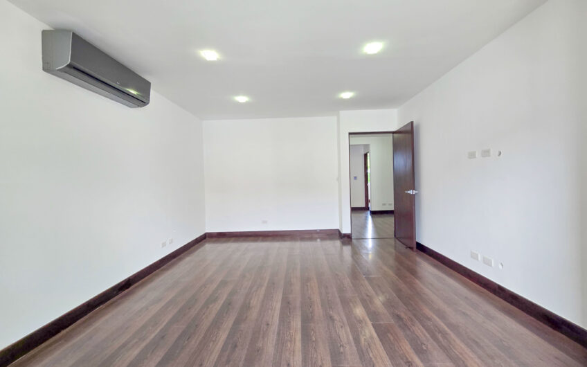 Jaboncillos Escazú! Condo con vista / jardín y línea blanca
